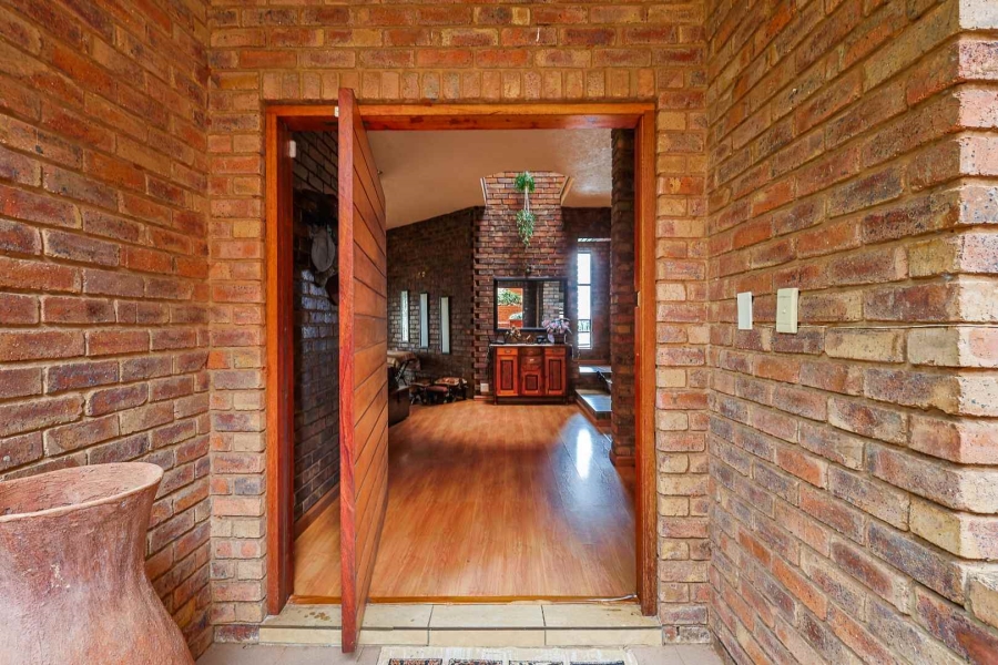 4 Bedroom Property for Sale in Hartbeespoort North West